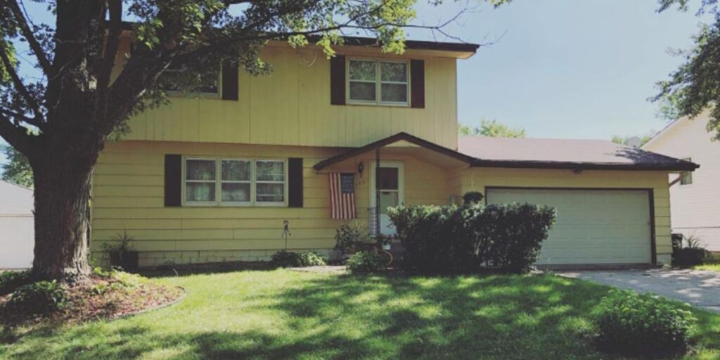 Shannon Klingman, founder of Lume Deodorant, smiling professionally as an entrepreneur