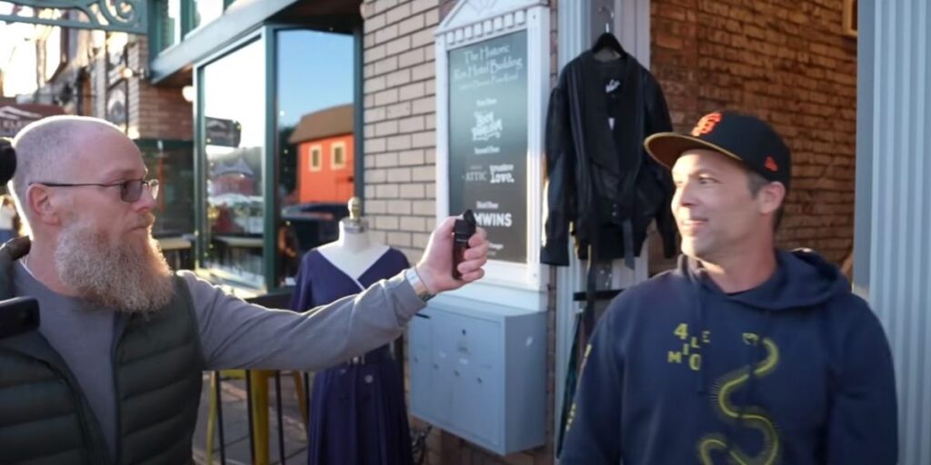 Jason Gutterman recording a First Amendment audit video for Amagansett Press
