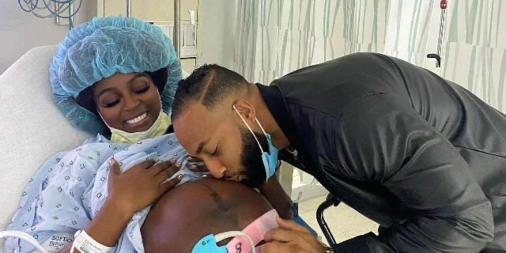 Amara La Negra shares that her twin daughters are in the NICU