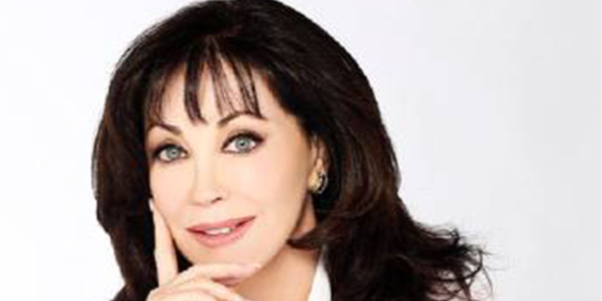 Portrait of Dr. Sharon McQuillan, a board-certified physician specializing in aesthetic and anti-aging medicine